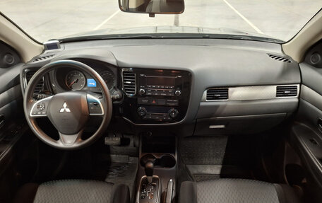 Mitsubishi Outlander III рестайлинг 3, 2014 год, 1 400 000 рублей, 17 фотография