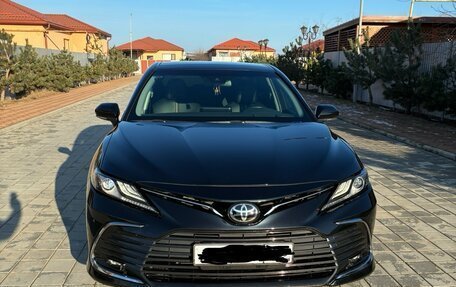 Toyota Camry, 2023 год, 3 600 000 рублей, 1 фотография