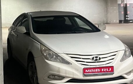 Hyundai Sonata VI, 2011 год, 760 000 рублей, 1 фотография