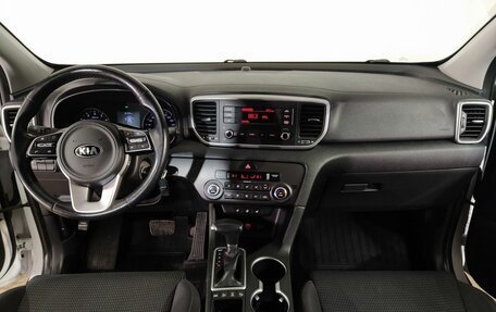 KIA Sportage IV рестайлинг, 2018 год, 2 349 000 рублей, 12 фотография