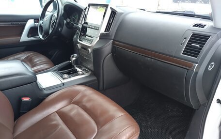 Toyota Land Cruiser 200, 2017 год, 5 200 000 рублей, 13 фотография