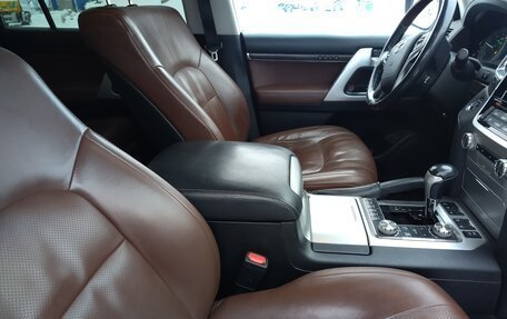 Toyota Land Cruiser 200, 2017 год, 5 200 000 рублей, 14 фотография