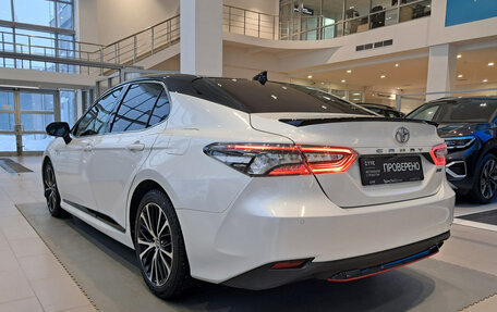 Toyota Camry, 2020 год, 3 036 000 рублей, 7 фотография