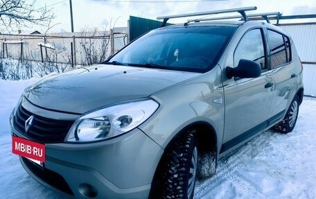 Renault Sandero I, 2013 год, 450 000 рублей, 2 фотография