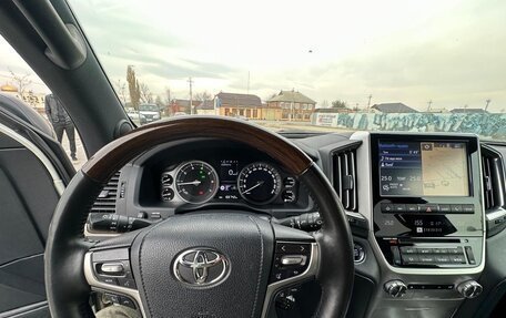 Toyota Land Cruiser 200, 2018 год, 7 300 000 рублей, 6 фотография