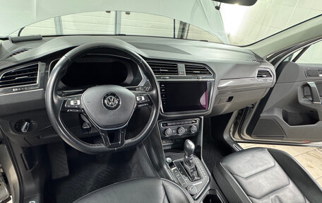 Volkswagen Tiguan II, 2018 год, 3 400 000 рублей, 13 фотография