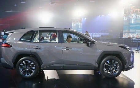 Toyota RAV4, 2025 год, 4 500 000 рублей, 3 фотография