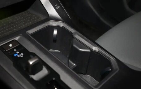 Toyota RAV4, 2025 год, 4 500 000 рублей, 15 фотография