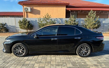 Toyota Camry, 2023 год, 3 600 000 рублей, 2 фотография