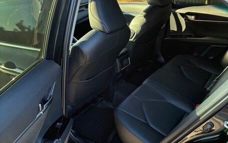 Toyota Camry, 2023 год, 3 600 000 рублей, 6 фотография