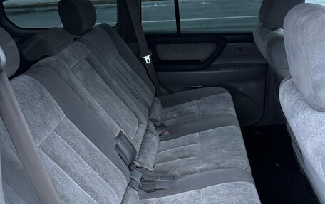 Toyota Land Cruiser 100 рестайлинг 2, 2007 год, 2 350 000 рублей, 13 фотография