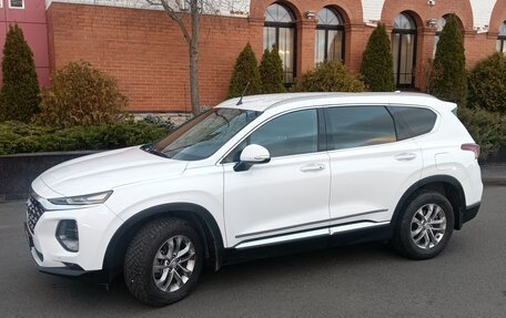 Hyundai Santa Fe III рестайлинг, 2018 год, 2 850 000 рублей, 2 фотография