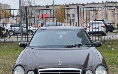 Mercedes-Benz E-Класс, 2000 год, 370 000 рублей, 1 фотография