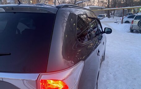 Mitsubishi Outlander III рестайлинг 3, 2013 год, 1 850 000 рублей, 4 фотография