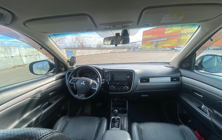 Mitsubishi Outlander III рестайлинг 3, 2013 год, 1 850 000 рублей, 11 фотография