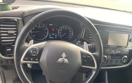 Mitsubishi Outlander III рестайлинг 3, 2013 год, 1 850 000 рублей, 9 фотография