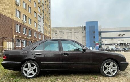 Mercedes-Benz E-Класс, 2000 год, 370 000 рублей, 2 фотография