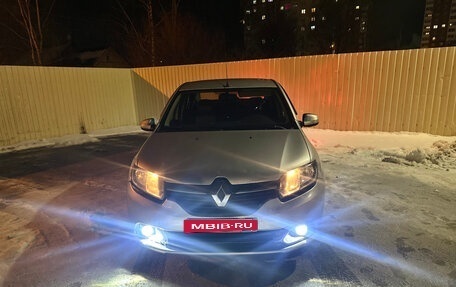 Renault Logan II, 2015 год, 600 000 рублей, 3 фотография