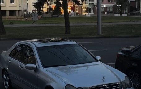 Mercedes-Benz C-Класс, 2002 год, 830 000 рублей, 1 фотография