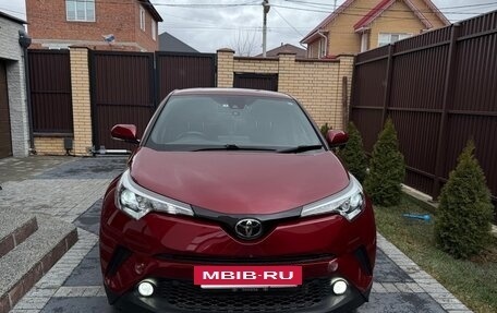 Toyota C-HR I рестайлинг, 2017 год, 1 700 000 рублей, 8 фотография