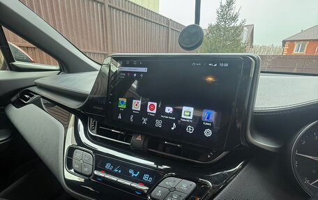 Toyota C-HR I рестайлинг, 2017 год, 1 700 000 рублей, 17 фотография