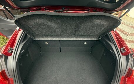 Toyota C-HR I рестайлинг, 2017 год, 1 700 000 рублей, 21 фотография