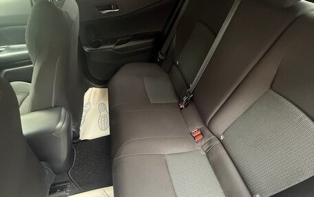 Toyota C-HR I рестайлинг, 2017 год, 1 700 000 рублей, 20 фотография