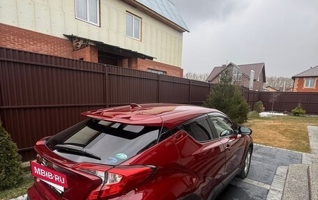 Toyota C-HR I рестайлинг, 2017 год, 1 700 000 рублей, 14 фотография