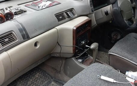 Nissan Prairie III, 1996 год, 300 000 рублей, 2 фотография