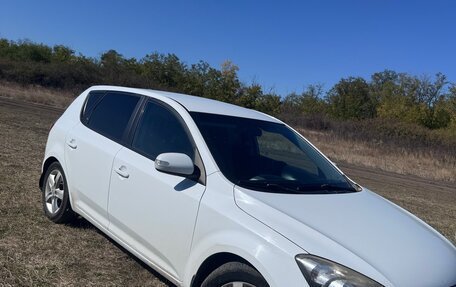 KIA cee'd I рестайлинг, 2010 год, 700 000 рублей, 2 фотография