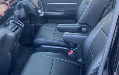 Honda Stepwgn IV, 2015 год, 1 890 000 рублей, 4 фотография