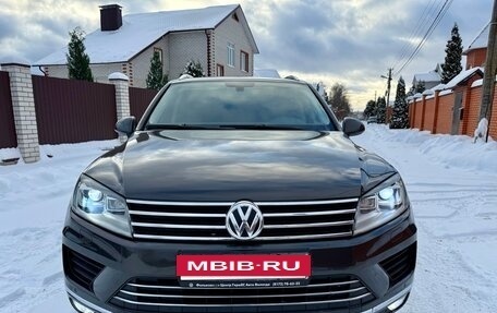 Volkswagen Touareg III, 2015 год, 2 349 000 рублей, 4 фотография