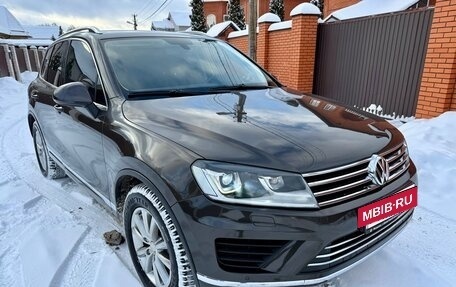 Volkswagen Touareg III, 2015 год, 2 349 000 рублей, 3 фотография