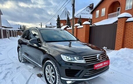 Volkswagen Touareg III, 2015 год, 2 349 000 рублей, 2 фотография