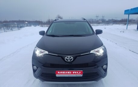 Toyota RAV4, 2017 год, 2 500 000 рублей, 4 фотография