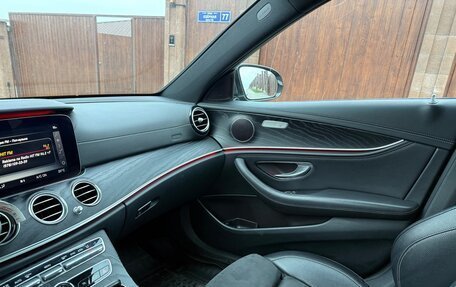 Mercedes-Benz E-Класс, 2018 год, 2 900 000 рублей, 6 фотография