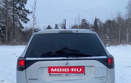 Mitsubishi Outlander III рестайлинг 3, 2013 год, 1 450 000 рублей, 4 фотография