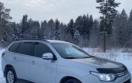 Mitsubishi Outlander III рестайлинг 3, 2013 год, 1 450 000 рублей, 7 фотография