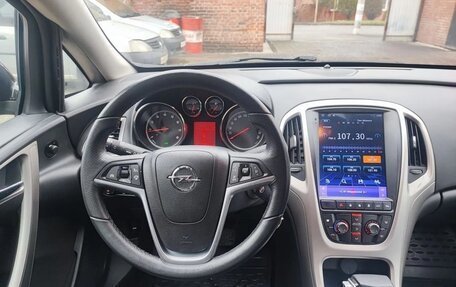 Opel Astra J, 2011 год, 820 000 рублей, 11 фотография