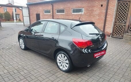 Opel Astra J, 2011 год, 820 000 рублей, 7 фотография