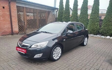 Opel Astra J, 2011 год, 820 000 рублей, 2 фотография