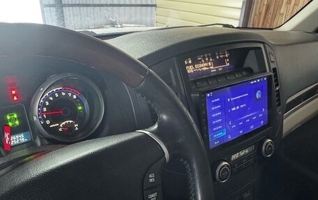 Mitsubishi Pajero IV, 2009 год, 1 400 000 рублей, 11 фотография