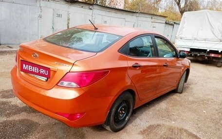 Hyundai Solaris II рестайлинг, 2015 год, 1 050 000 рублей, 6 фотография