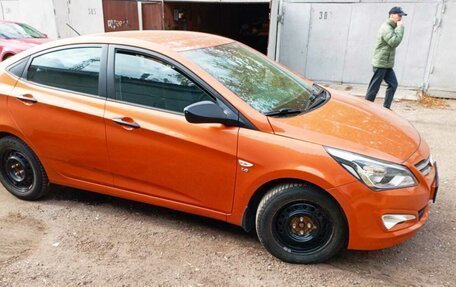 Hyundai Solaris II рестайлинг, 2015 год, 1 050 000 рублей, 8 фотография