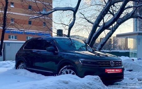 Volkswagen Tiguan II, 2017 год, 1 820 000 рублей, 2 фотография