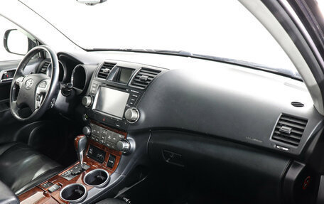 Toyota Highlander III, 2011 год, 1 999 000 рублей, 8 фотография