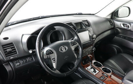 Toyota Highlander III, 2011 год, 1 999 000 рублей, 7 фотография