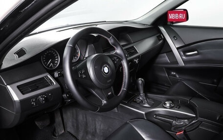 BMW 5 серия, 2004 год, 876 000 рублей, 15 фотография