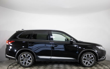 Mitsubishi Outlander III рестайлинг 3, 2019 год, 1 799 000 рублей, 4 фотография