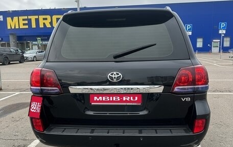 Toyota Land Cruiser 200, 2011 год, 2 550 000 рублей, 2 фотография